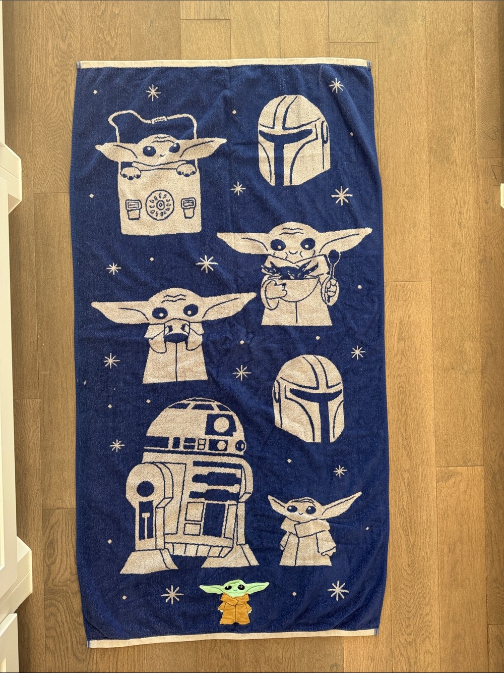 Star Wars Baby Yoda Mandalorian beach towel